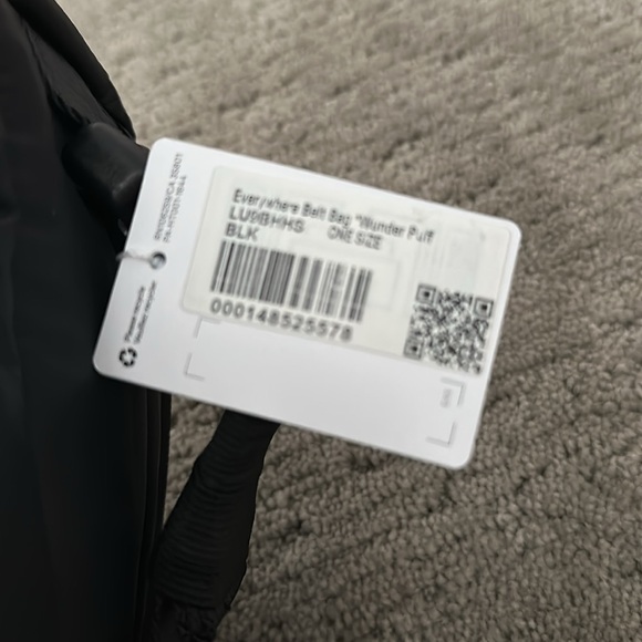 Lululemon everywhere belt bag, Wunder Puff - black NEW - Picture 2 of 6